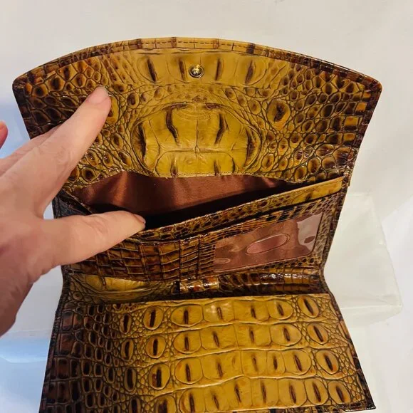 Brahmin Colette Croc Embossed Melbourne Leather-Vintage-Tri Fold Wallet/CheckBk - Picture 6 of 14